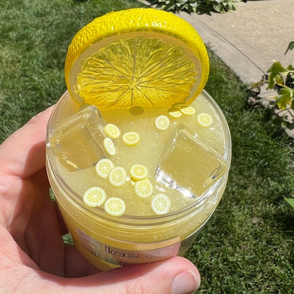 Ice Cold Lemonade Lemon Scented Clear Glossy Jelly Slime 6 oz - Picture 2 of 5